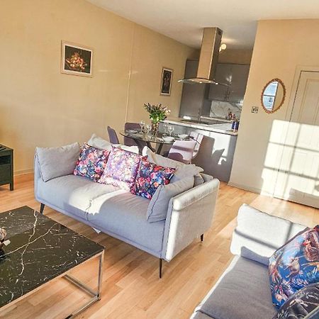 Royal Mile - Bright 2 Bedroom Apartment Edinburg Exteriör bild