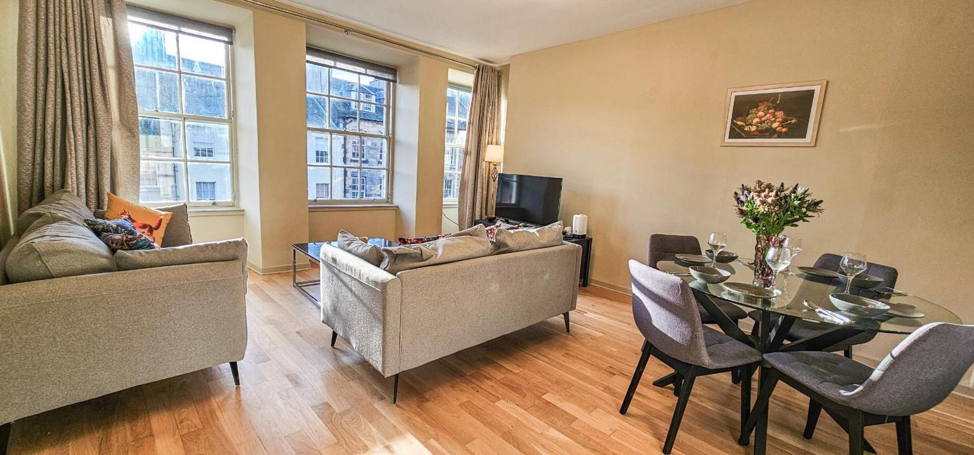 Royal Mile - Bright 2 Bedroom Apartment Edinburg Exteriör bild