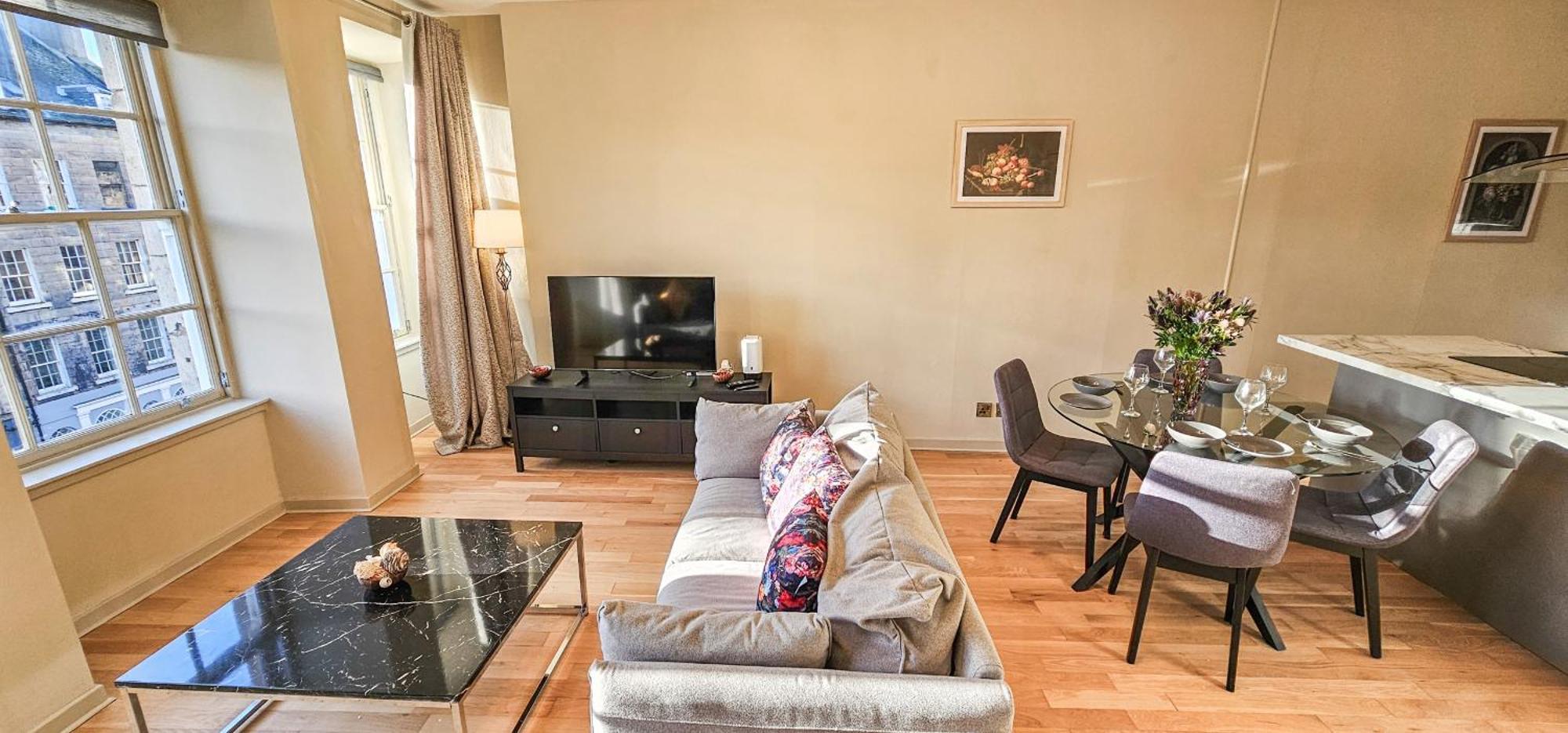 Royal Mile - Bright 2 Bedroom Apartment Edinburg Exteriör bild
